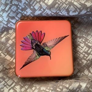 Chantecallie blurring powder. Limited edition